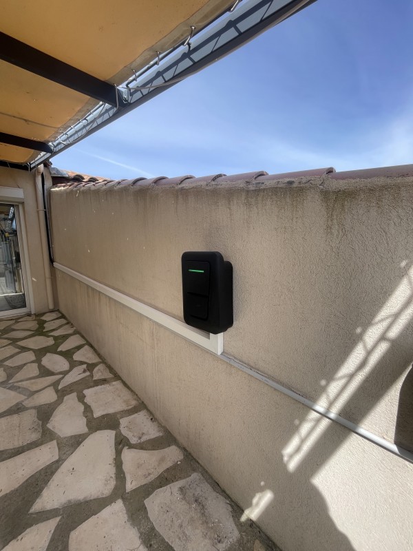 Installation d’une borne de recharge électrique sur la commune de Vitrolles : une solution durable et accessible