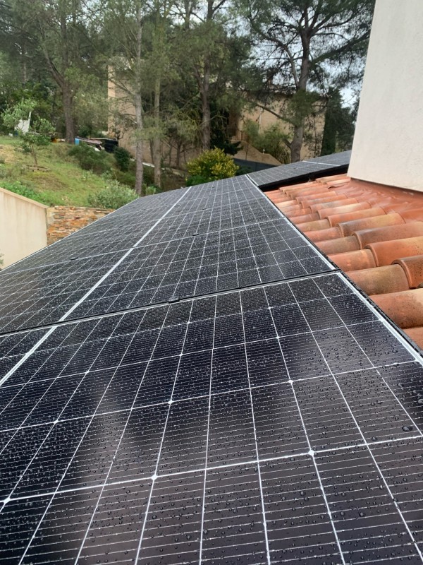 Passez à l’énergie solaire pour la recharge de votre véhicule électrique !