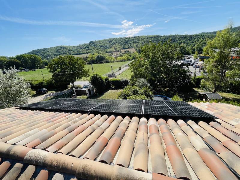 Réalisation d'un projet photovoltaïque de 6 kWc par notre société certifié RGE sur la commune de Riez, près de Valensole