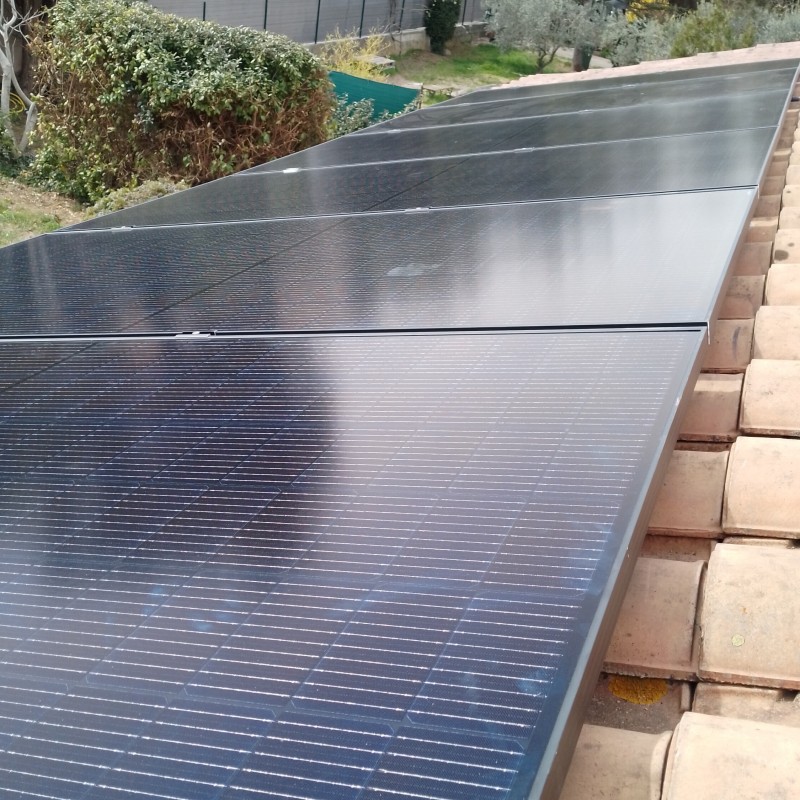 installation photovoltaïque d'une puissance de 6kWc en surimposition a Vitrolles