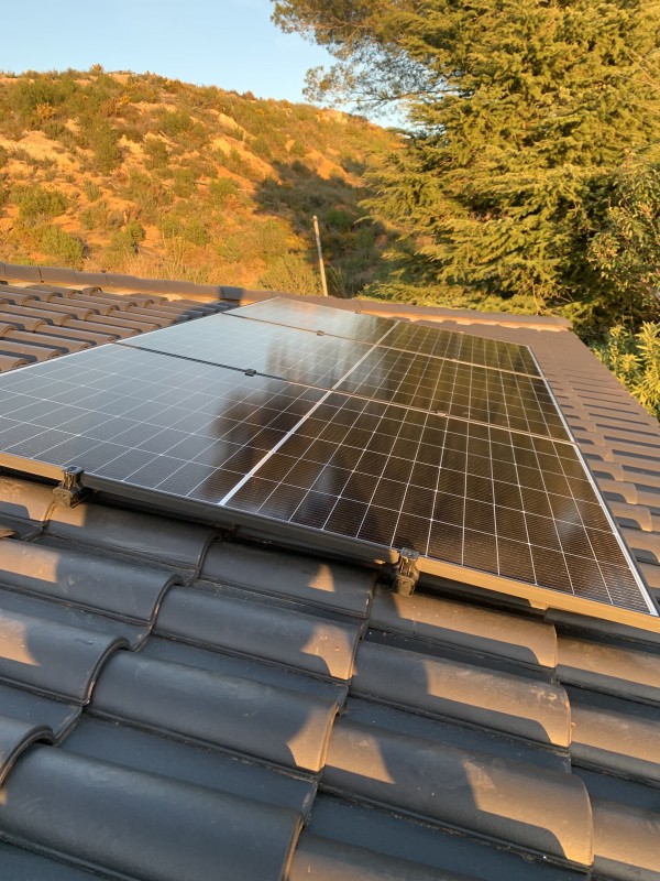 Installation photovoltaïque en micro onduleur Enphase  et panneaux Trinasolar 440 Wc ni-verre sur la commune des Pennes-Mirabeau toiture Sud